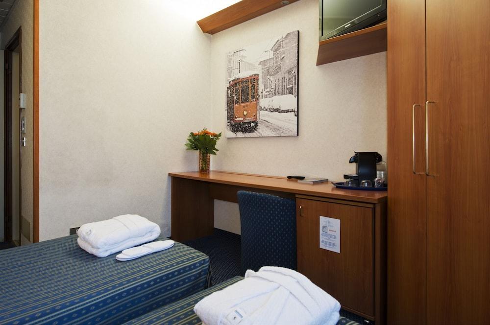 Hotel Mec Milánó Kültér fotó