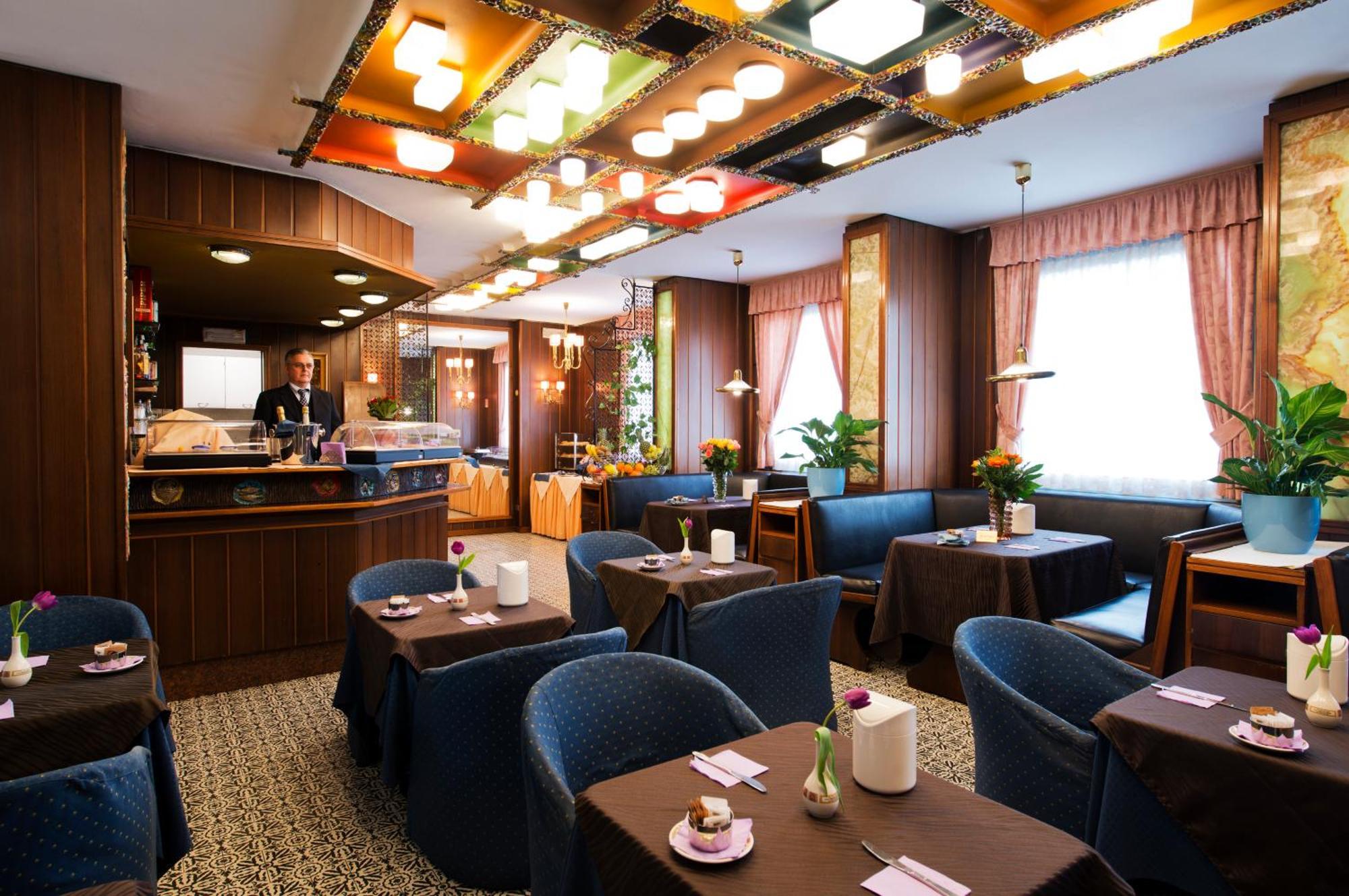 Hotel Mec Milánó Kültér fotó