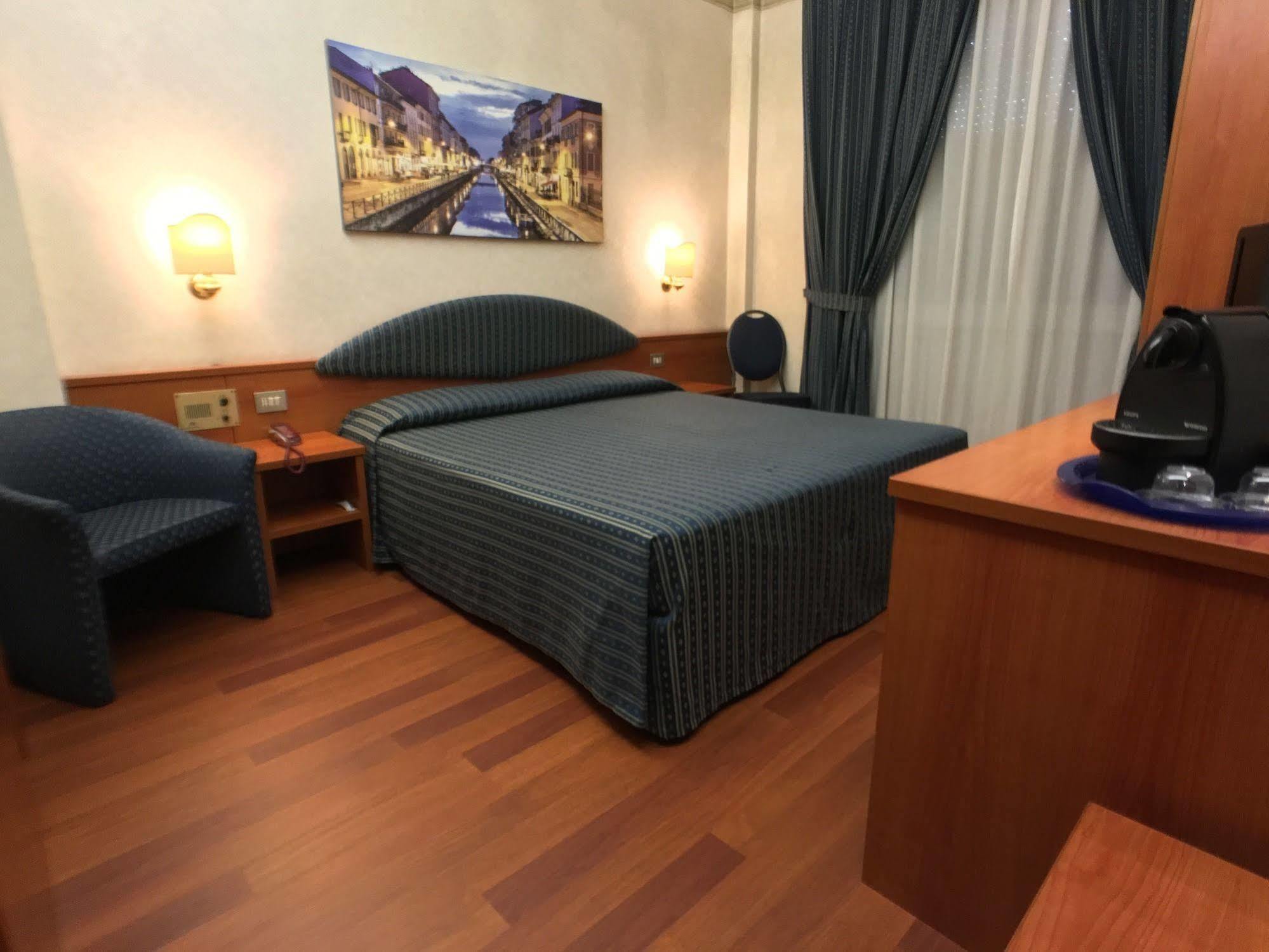 Hotel Mec Milánó Kültér fotó