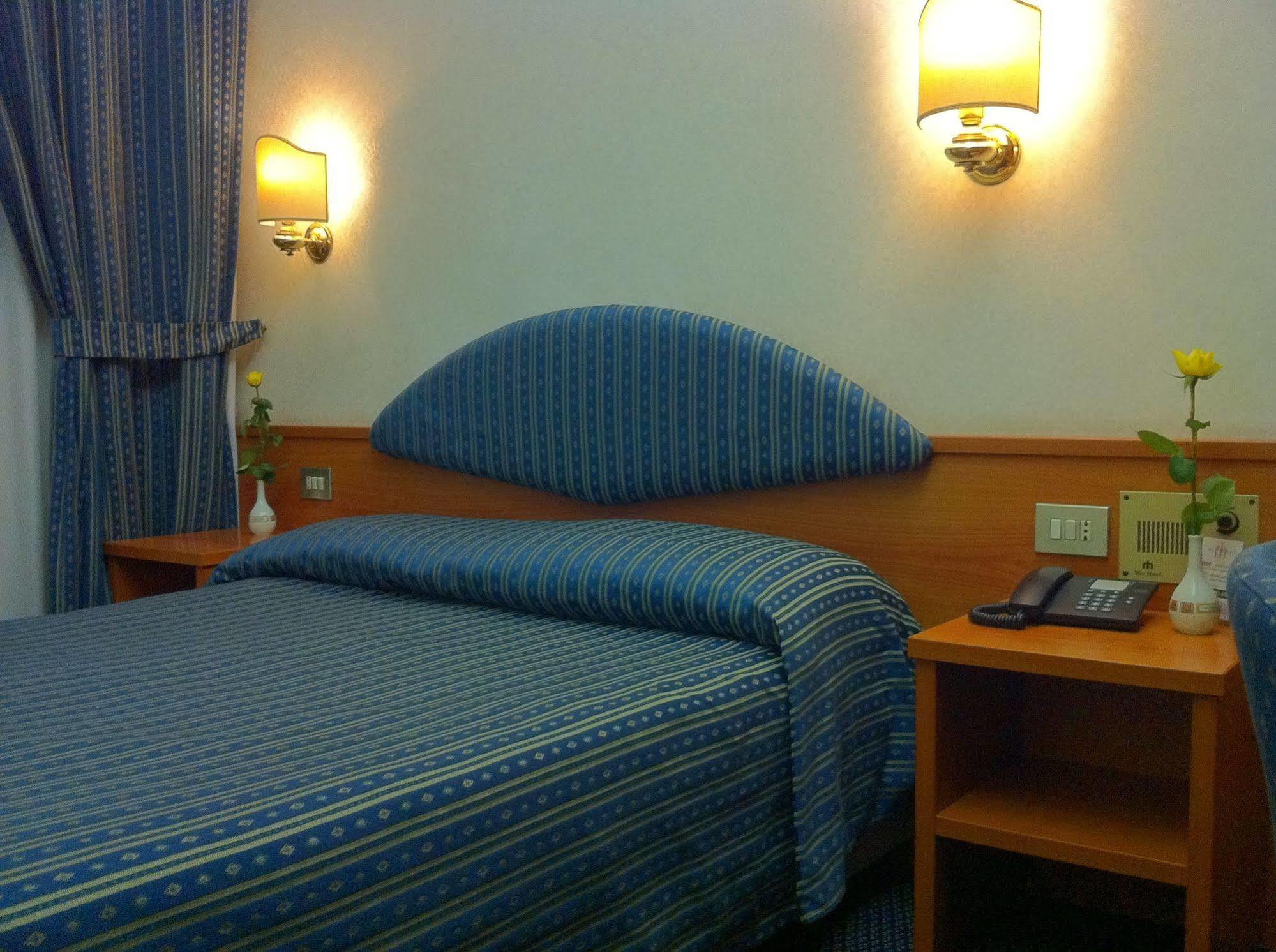 Hotel Mec Milánó Kültér fotó